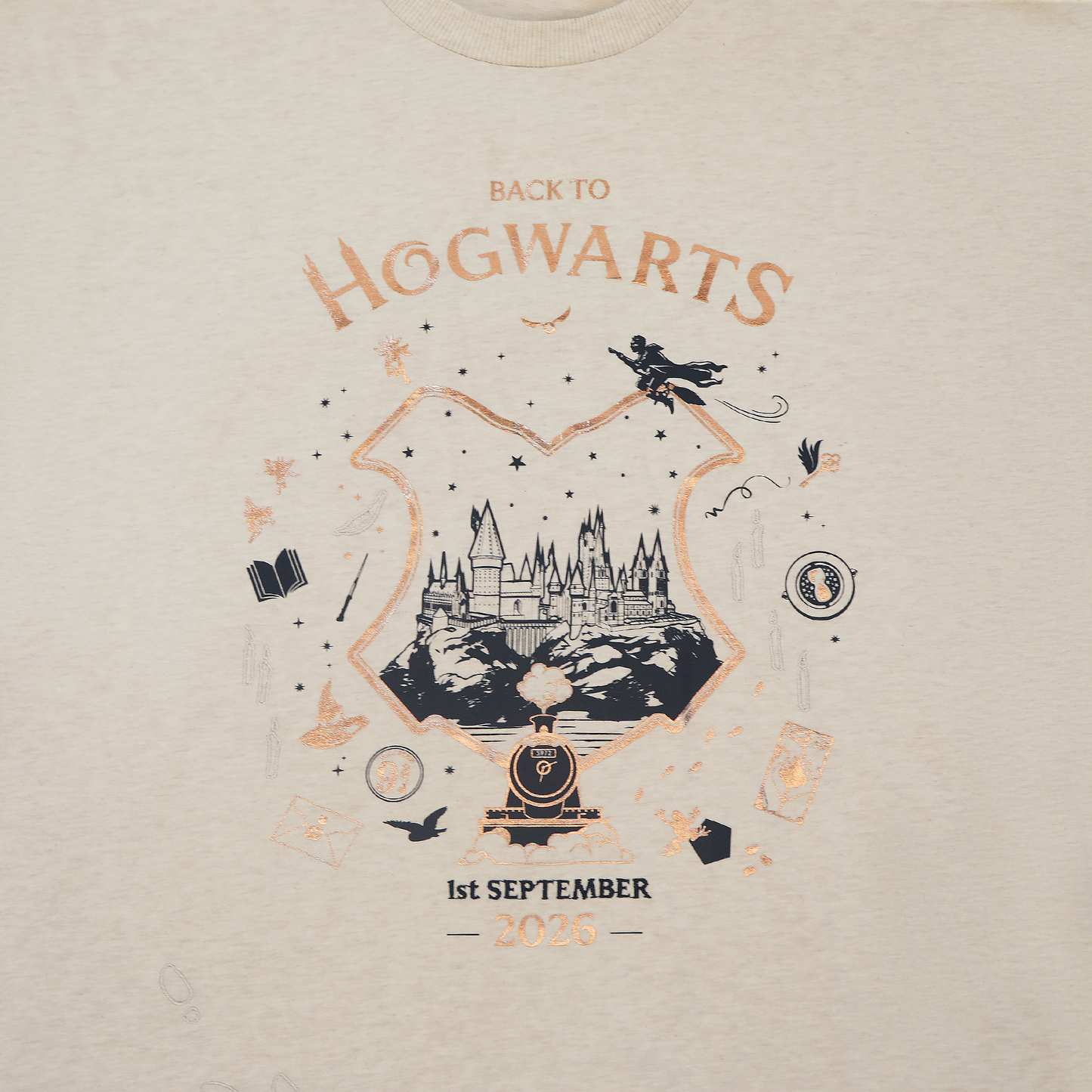 バック・トゥ・ホグワーツ 2026 Tシャツ